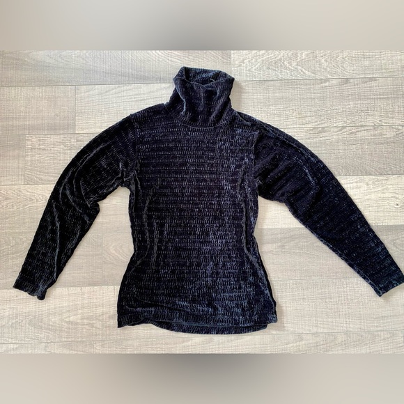 Elliene Logette velvet turtleneck - Picture 1 of 3